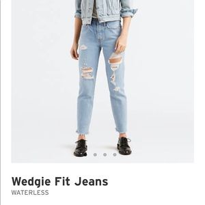 Levi’s wedgie fit size 26 NEW WITH TAGS